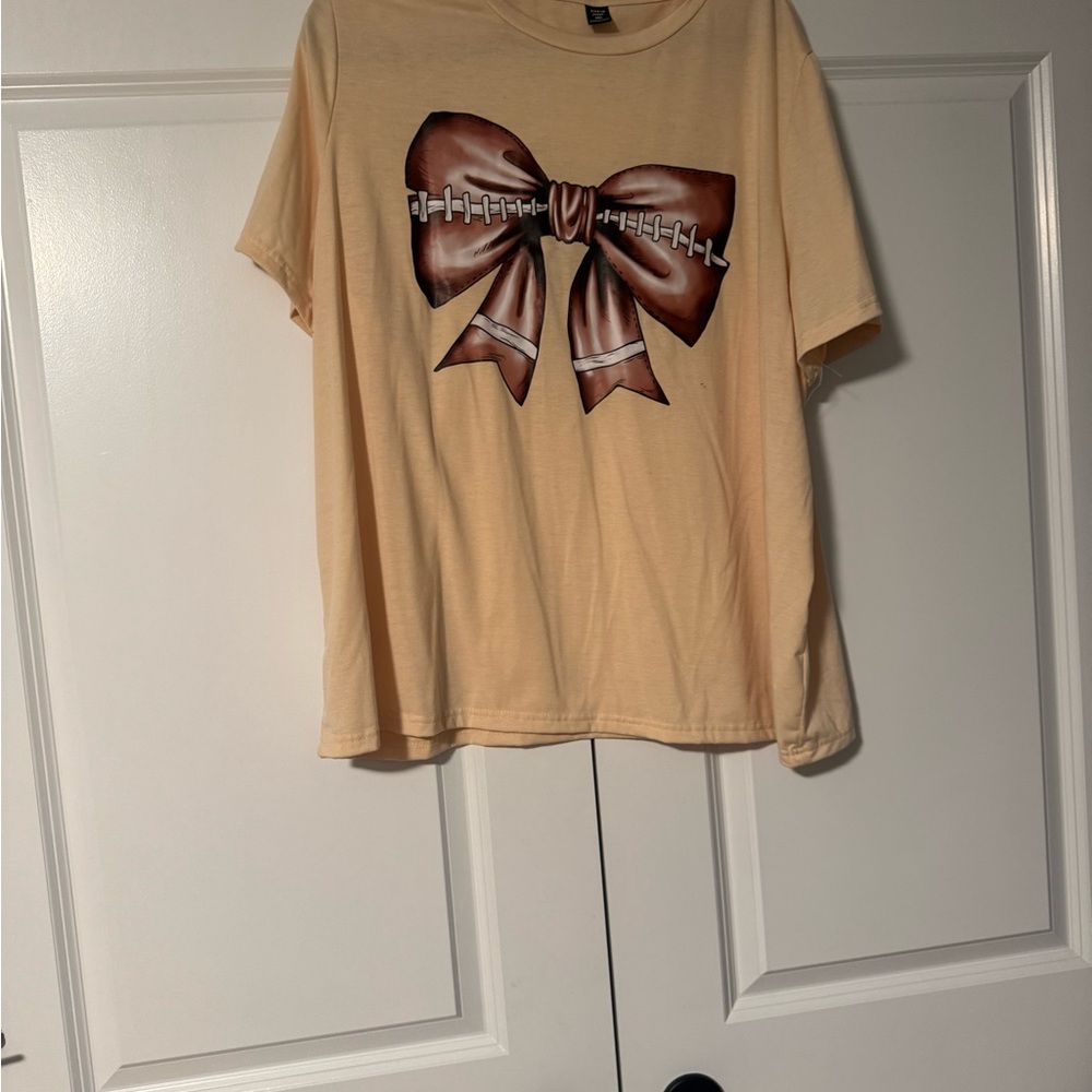 SHEIN Cream and Brown Short Sleeve Tee with Bow Graphic